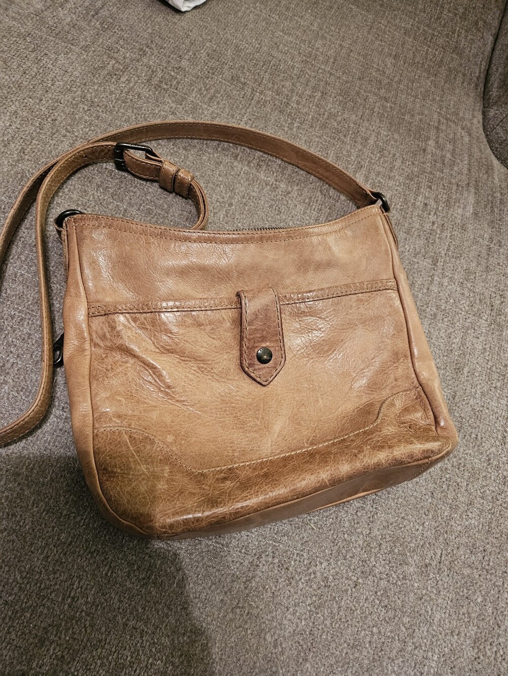 Frye☆Leather Crossbody Bag in Tan - Picture 14 of 15